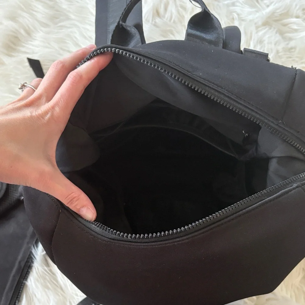 The best diaper bag! Neoprene black! Like new